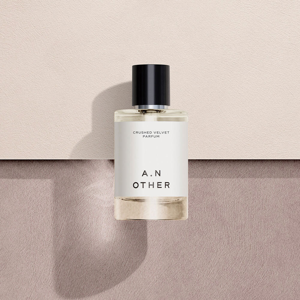 A. N. OTHER Crushed Velvet – Eau de Parfum – 100ml von Catherine Selig in der Duftnote Aromatisch, Cremig, Holzig