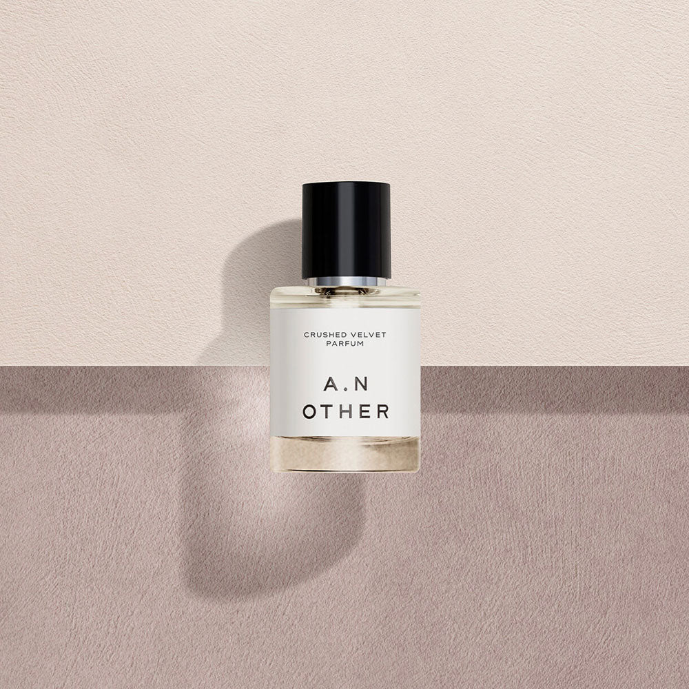 A. N. OTHER Crushed Velvet – Eau de Parfum – 50ml von Catherine Selig in der Duftnote Aromatisch, Cremig, Holzig