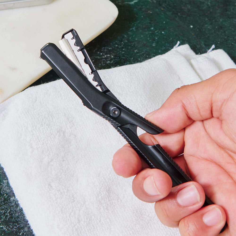 Leaf Shave The Leaf Dermaplaner Kit – Black