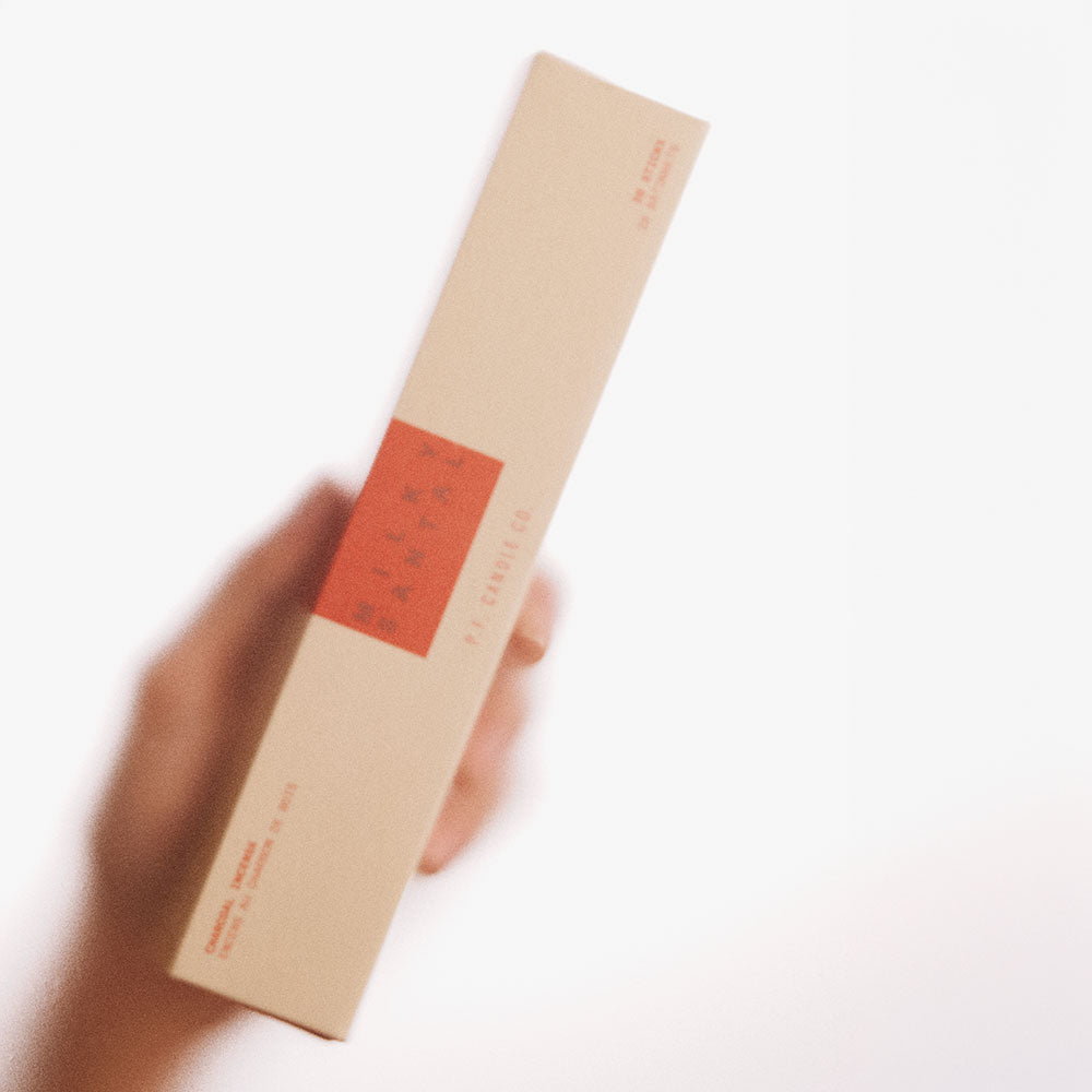 P.F. Candle Co. Hi-Fi Line: Milky Santal – Incense Sticks in der Duftnote Cremig, Holzig