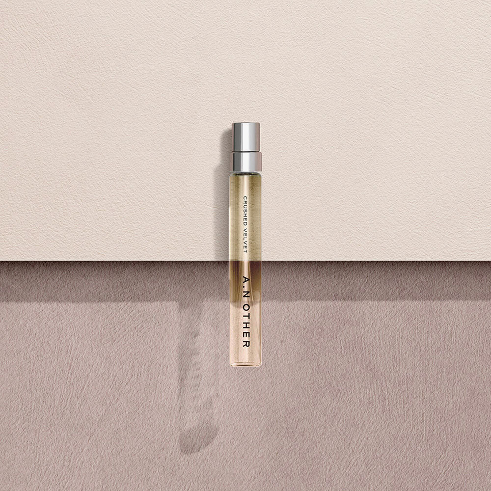 A. N. OTHER Crushed Velvet – Eau de Parfum – Travel Size von Catherine Selig in der Duftnote Aromatisch, Cremig, Holzig
