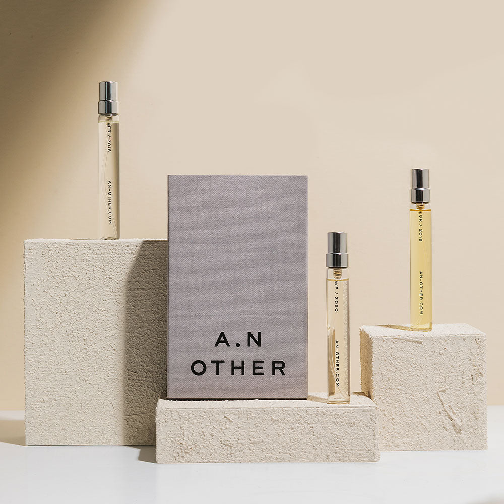 A. N. OTHER Travel Trio – Eau de Parfum von Carlos Viñals, David Apel, Catherine Selig in der Duftnote Aromatisch, Fruchtig, Blumig