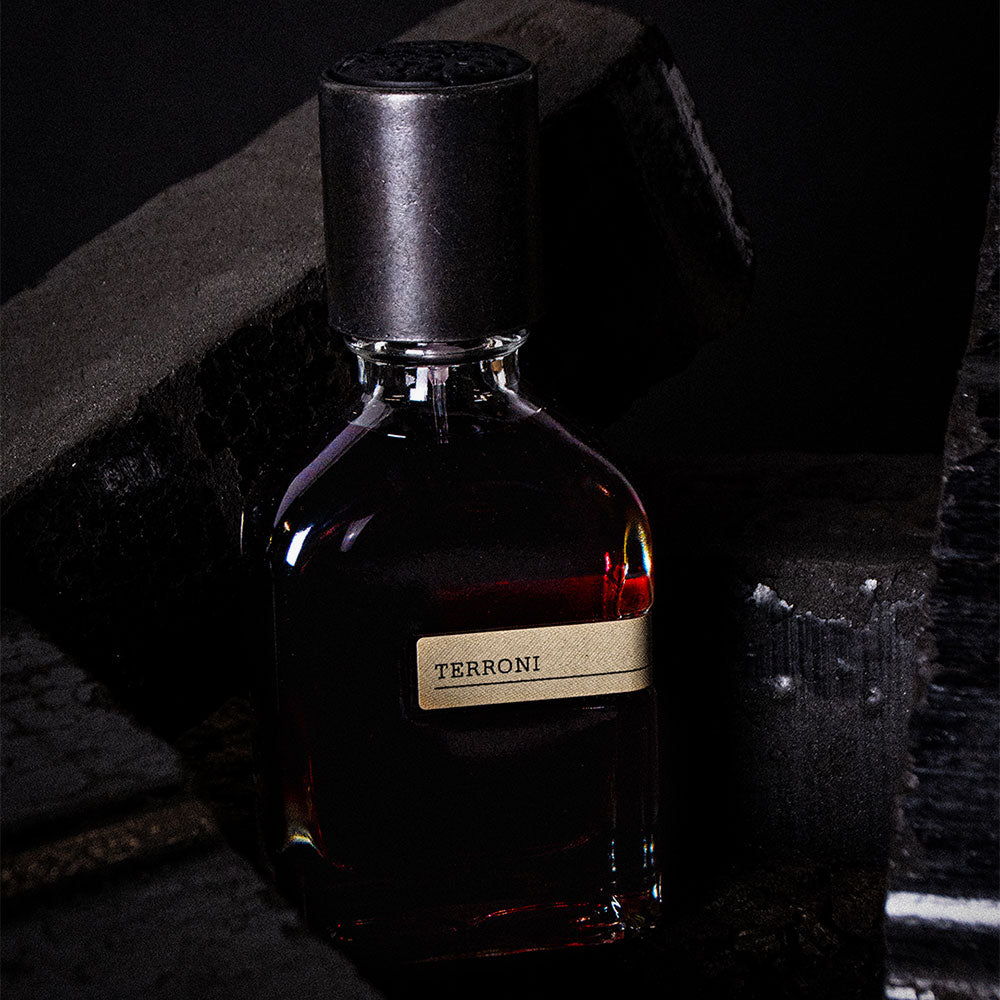 Orto Parisi Terroni – Extrait de Parfum – 50ml von Alessandro Gualtieri in der Duftnote Würzig, Holzig-Rauchig, Harzig