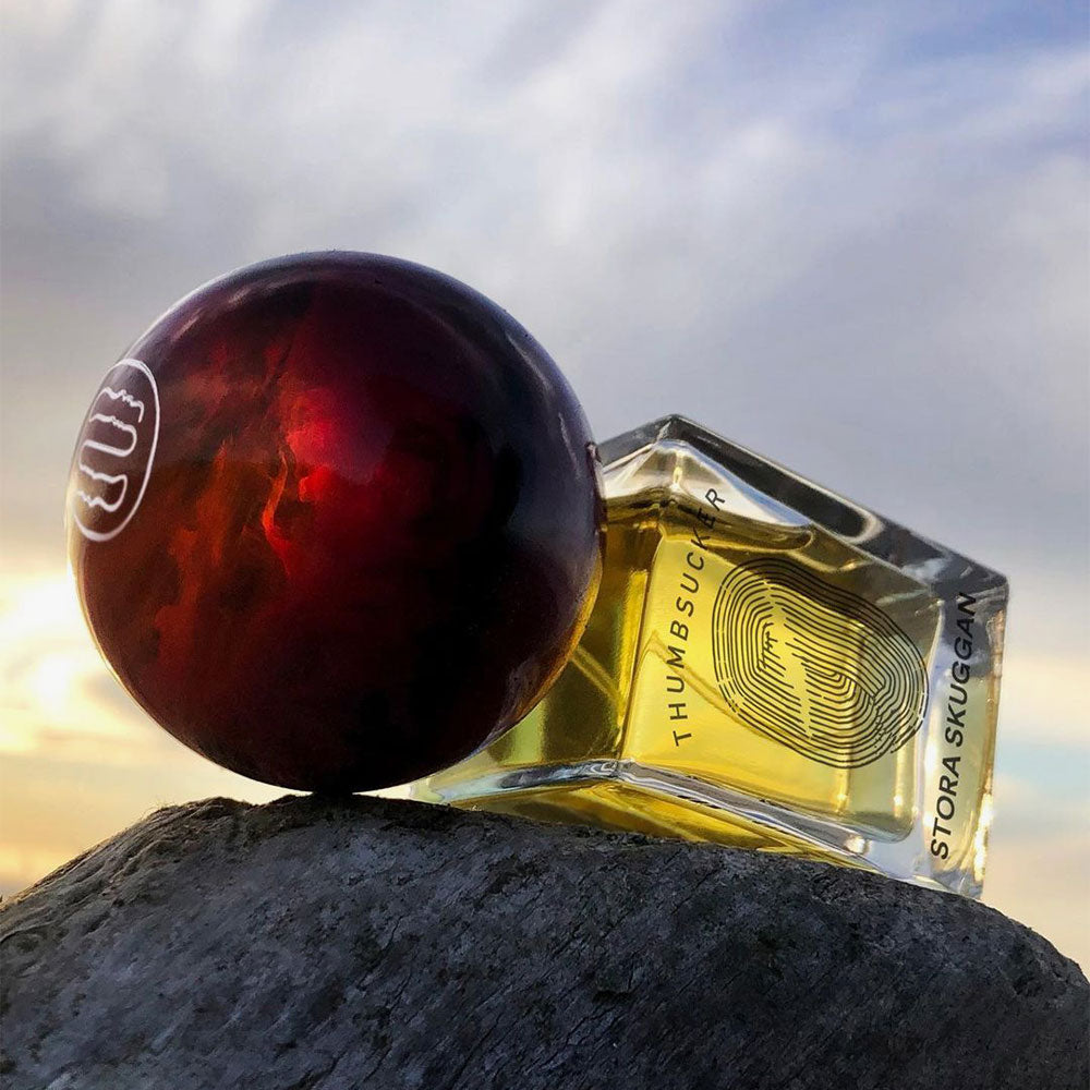 Stora Skuggan Thumbsucker – Eau de Parfum – 30ml von Olle Hemmendorff in der Duftnote Fruchtig, Blumig, Pudrig